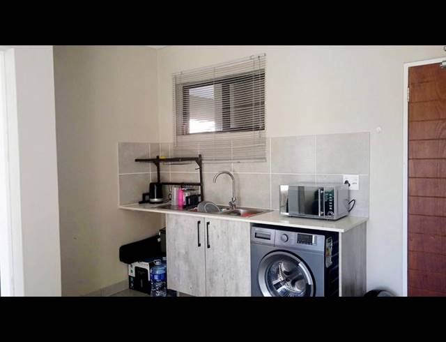 1 BEDROOM APARTMENT FOR SALE IN WHITERIDGE